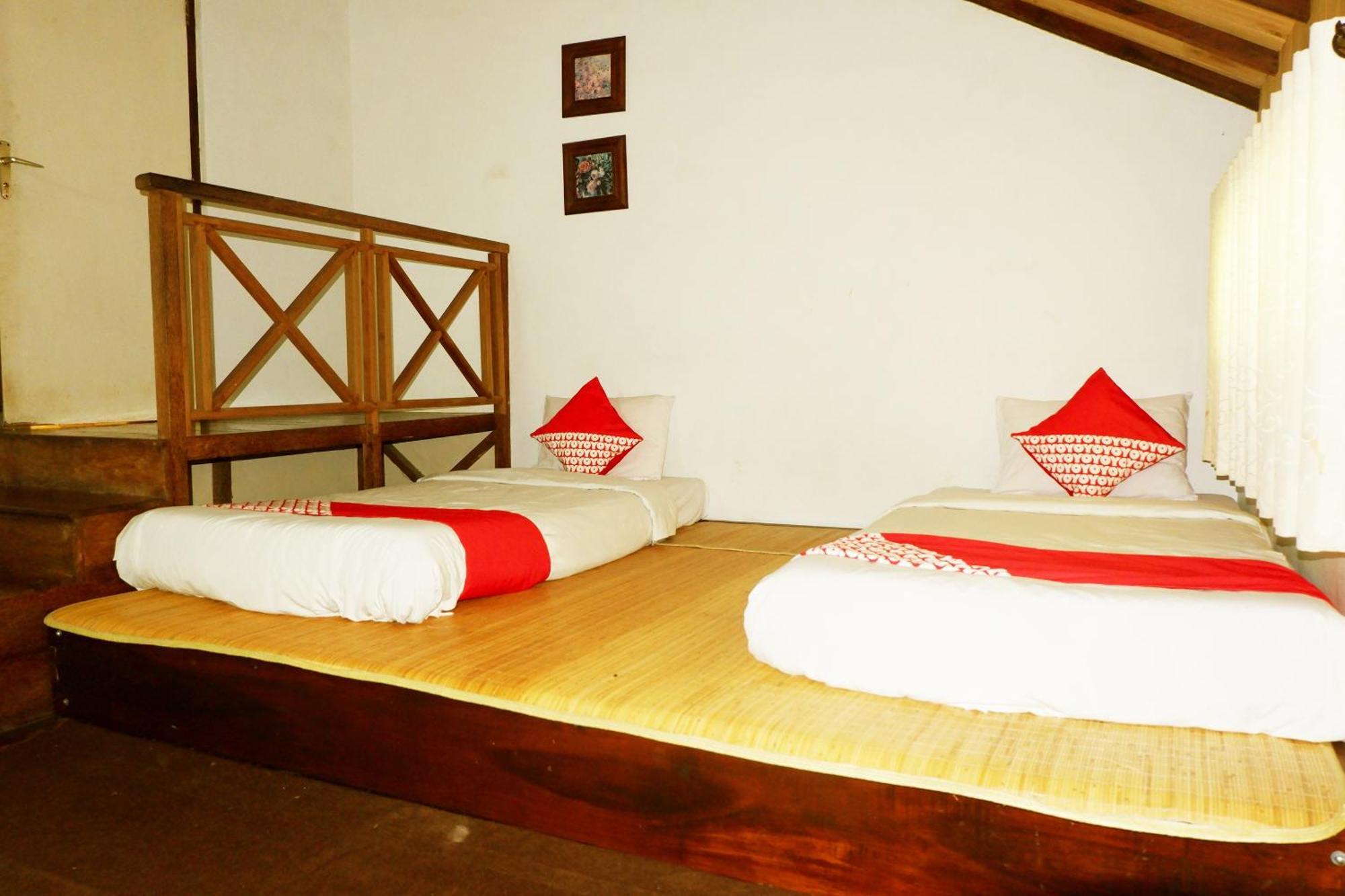 Cemara'S Homestay Бату Екстер'єр фото