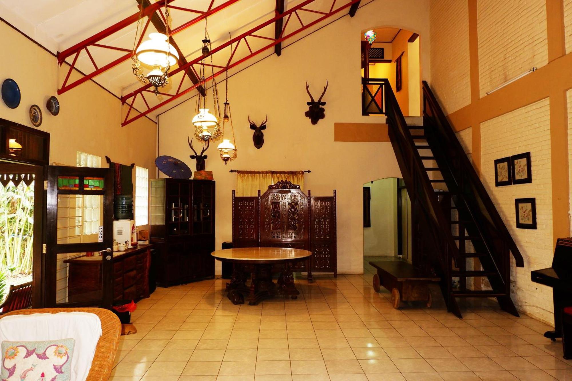 Cemara'S Homestay Бату Екстер'єр фото