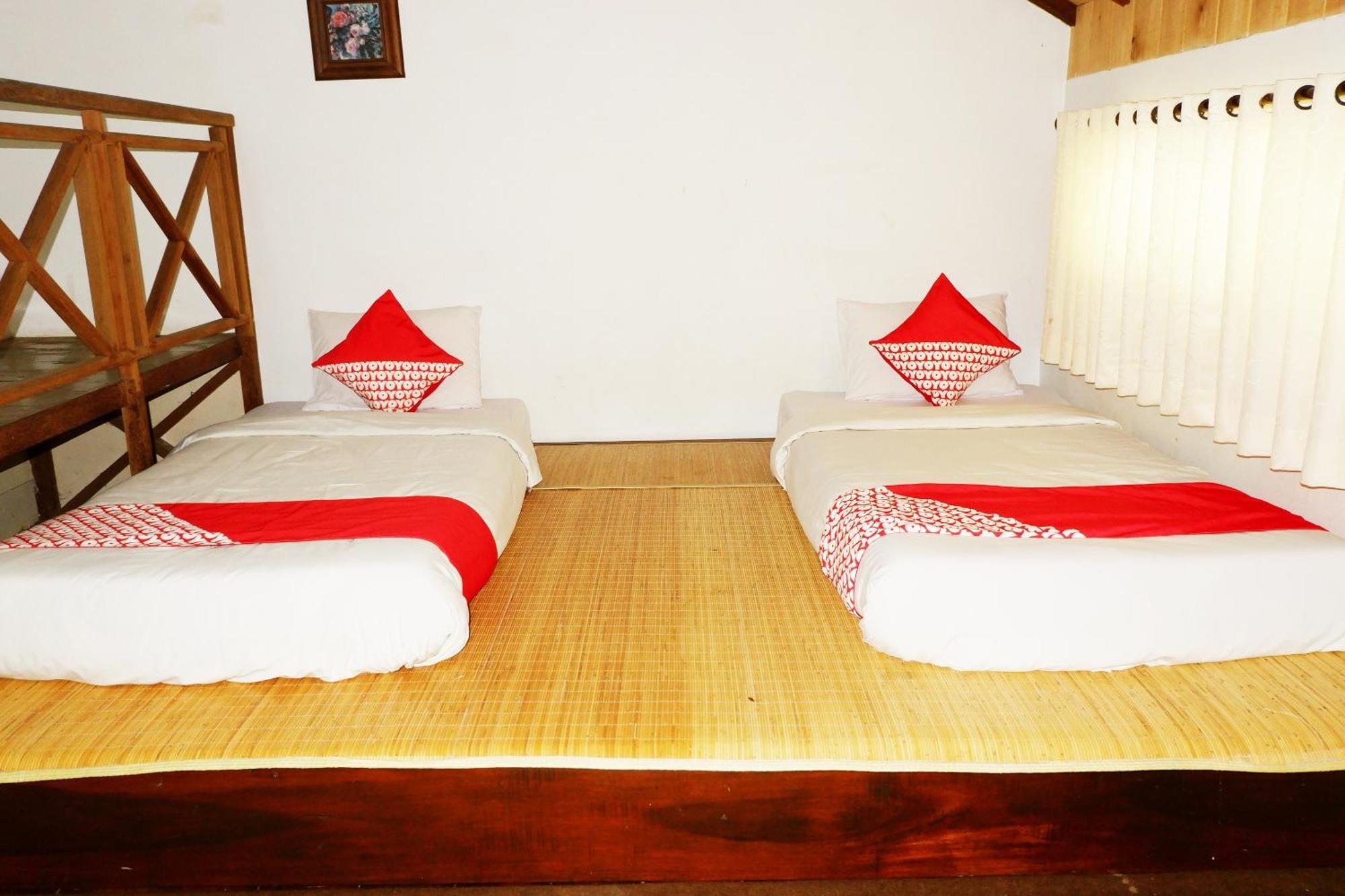 Cemara'S Homestay Бату Екстер'єр фото