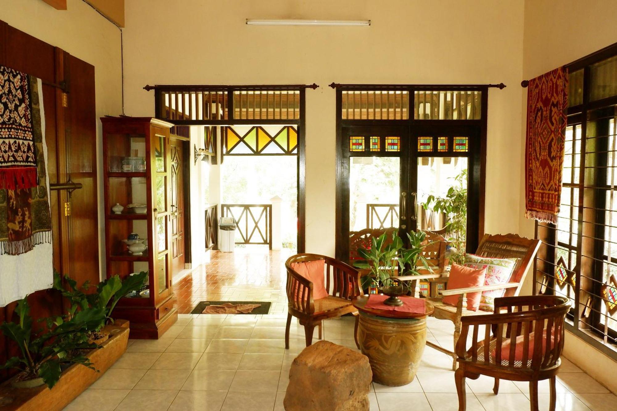 Cemara'S Homestay Бату Екстер'єр фото